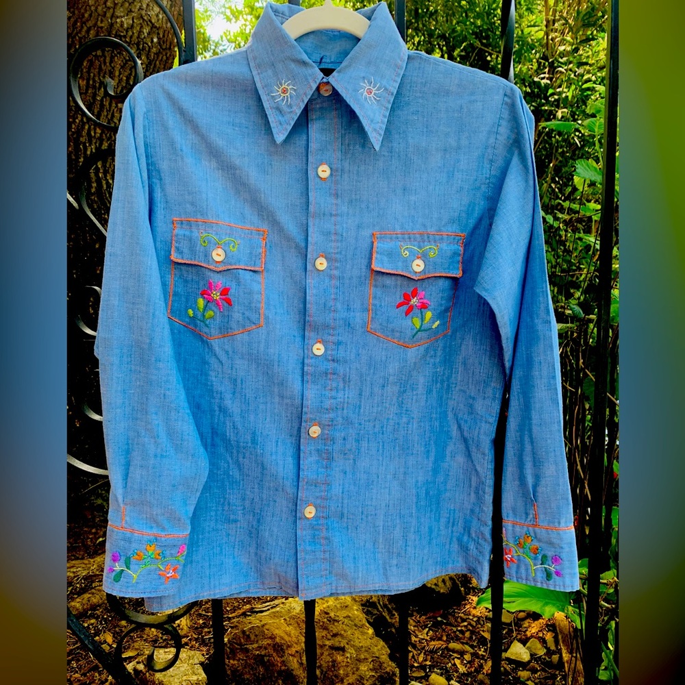 Vintage denim Embroidered button up